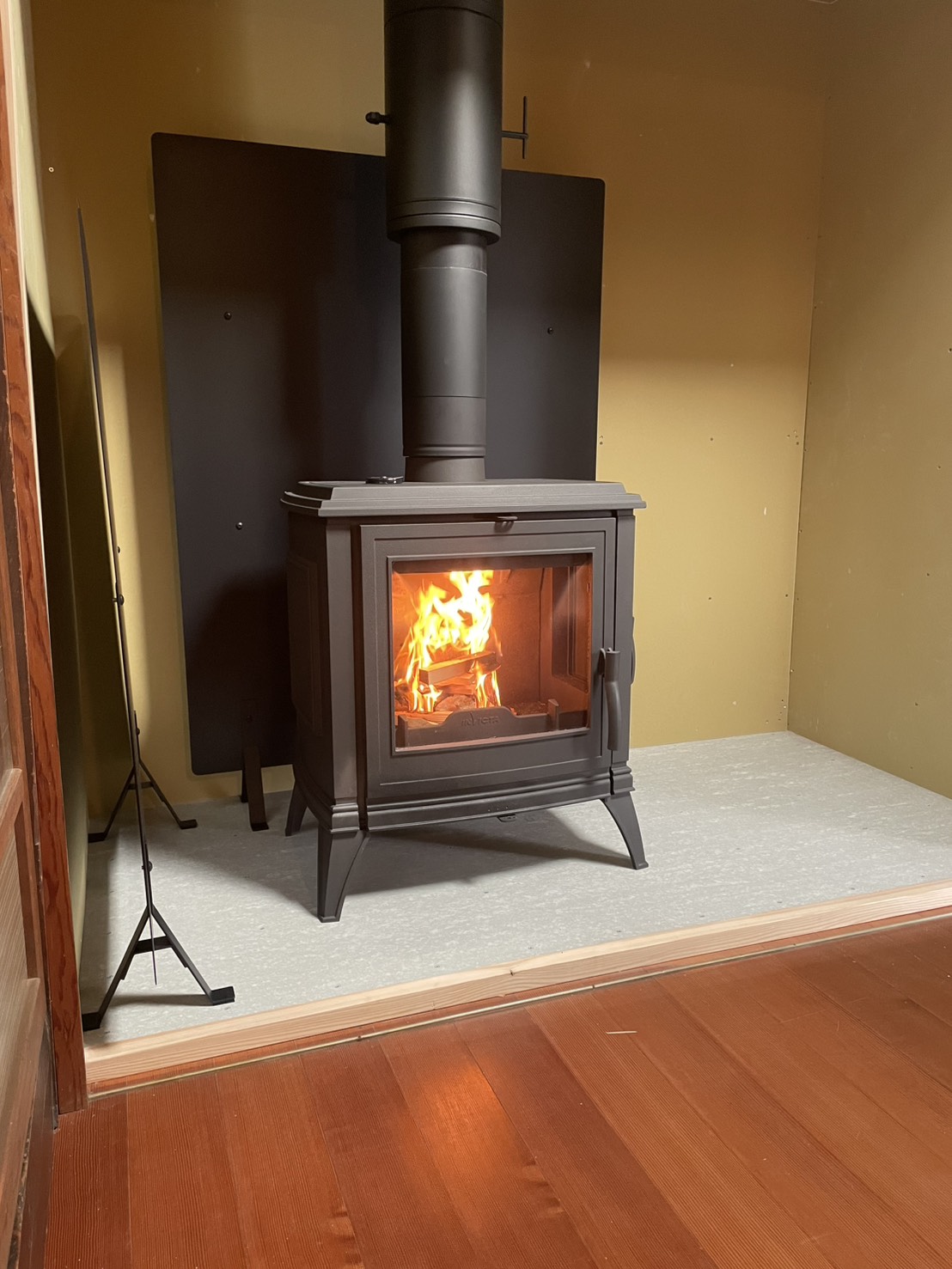 アンヴィクタ　スドンM